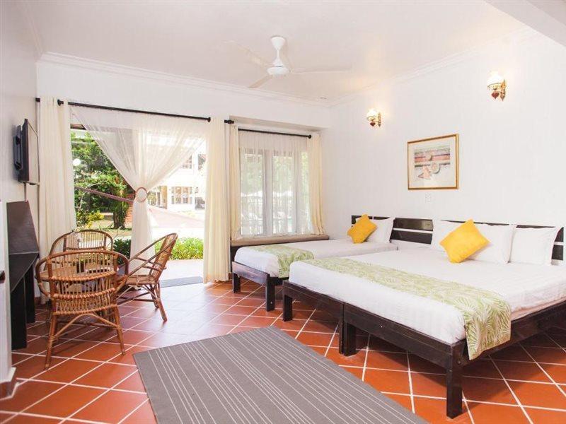 อันจุงัน บีช รีสอร์ต Hotel กัมปุง ตาลุค นิปาห์ ภายนอก รูปภาพ
