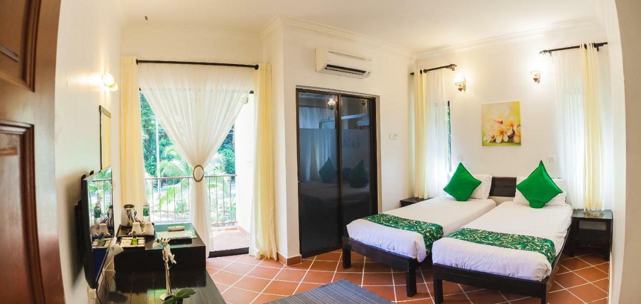 อันจุงัน บีช รีสอร์ต Hotel กัมปุง ตาลุค นิปาห์ ภายนอก รูปภาพ