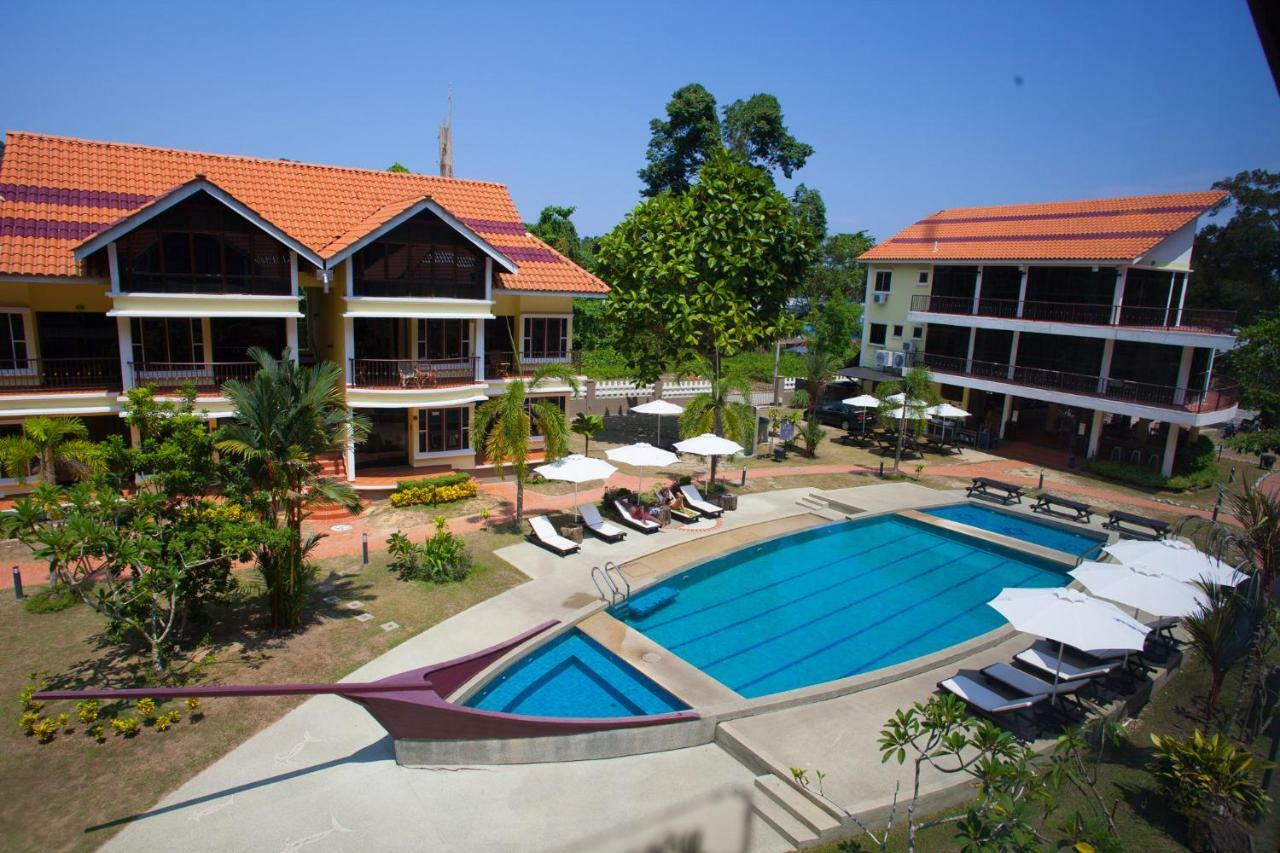 อันจุงัน บีช รีสอร์ต Hotel กัมปุง ตาลุค นิปาห์ ภายนอก รูปภาพ